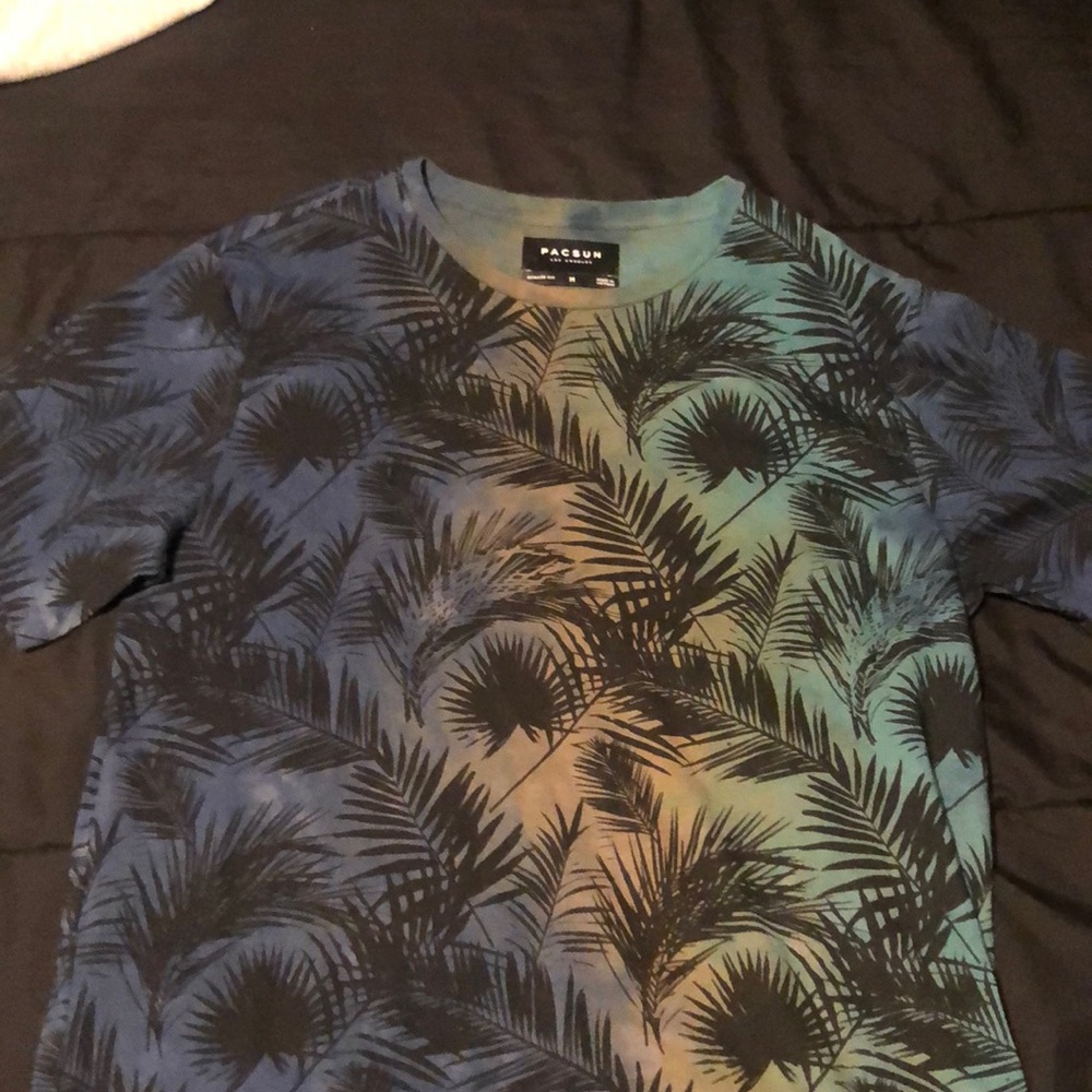 Pacsun leaf pattern